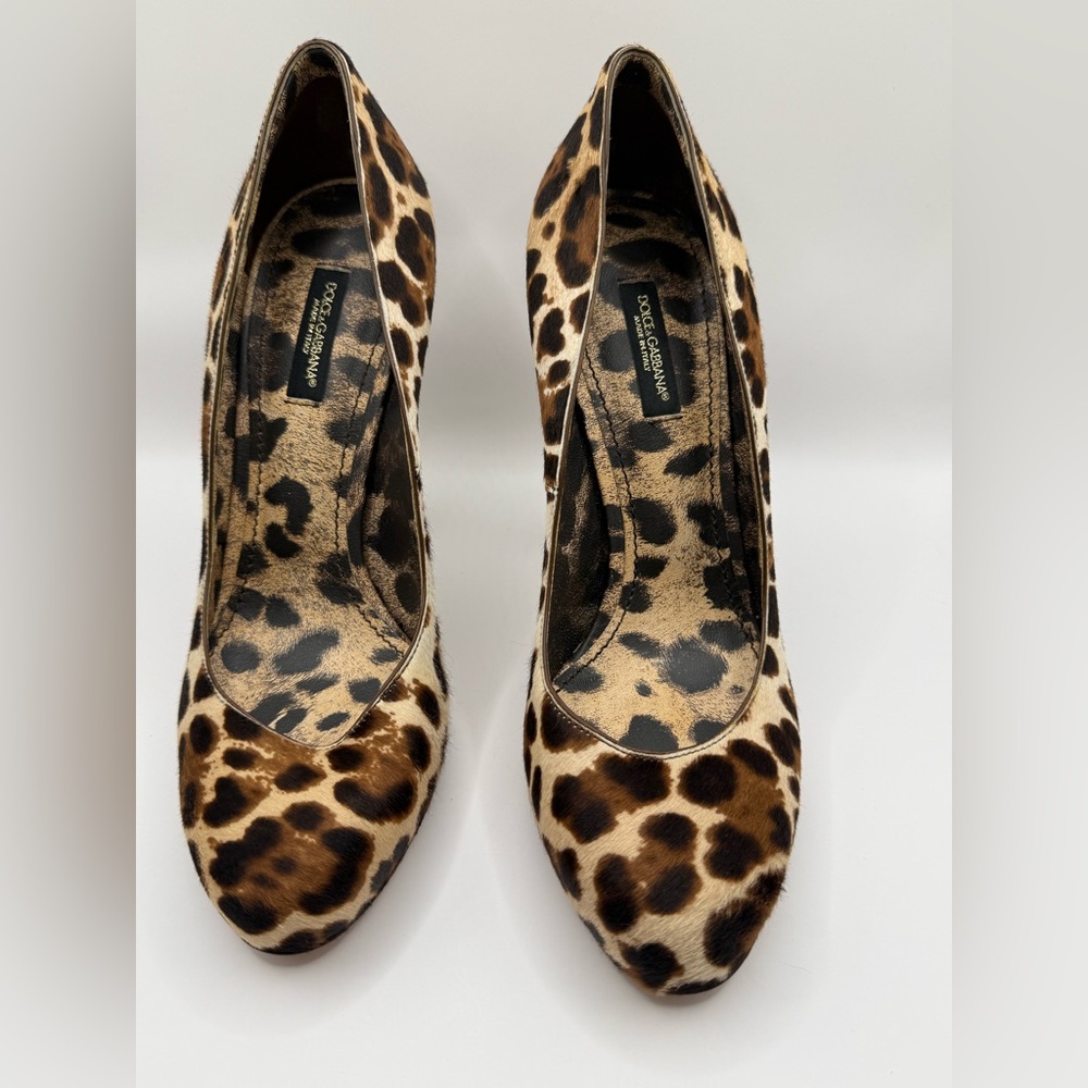 Dolce & Gabbana leopard-print heel classic pump silhouette calf hair round toe